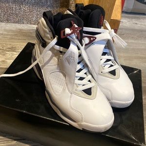 Women’s air Jordan retro worn 2/3 times very good condition